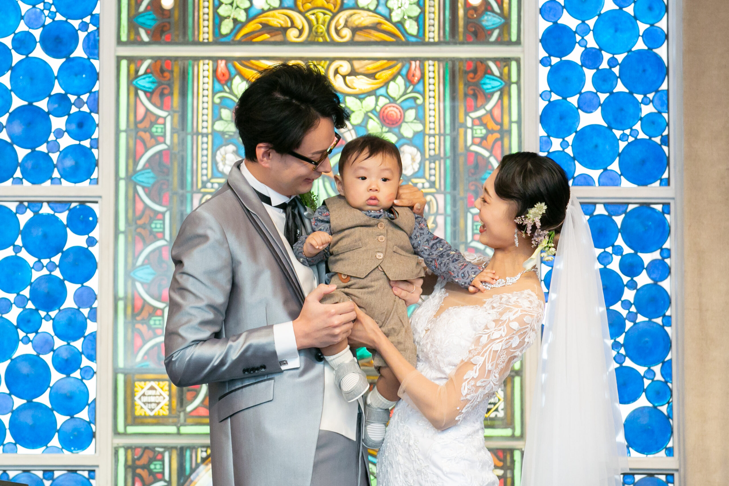 Family Wedding 自分の好きを贅沢に 3人で叶えたお洒落な結婚式 公式 ラ バンク ド ロア